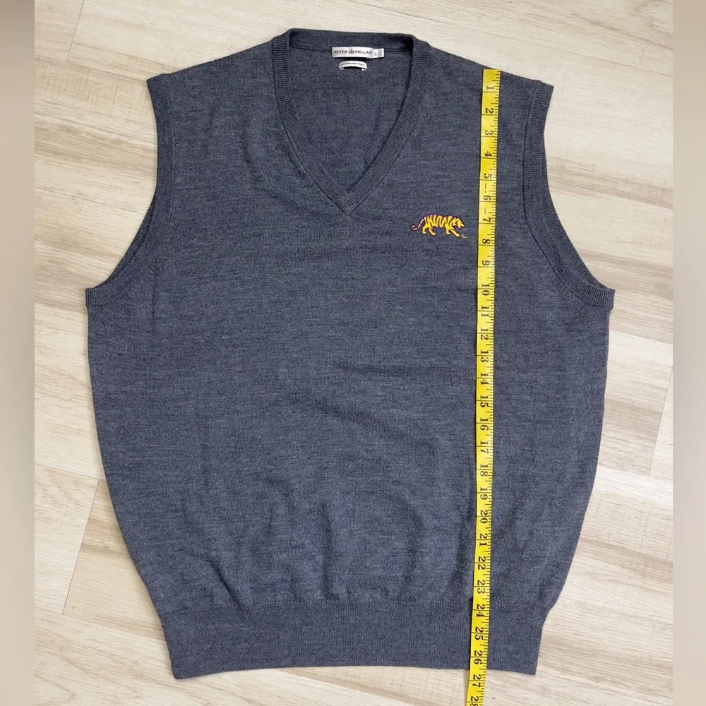Peter Miller Men’s 100% merino wool Vest. Size: L